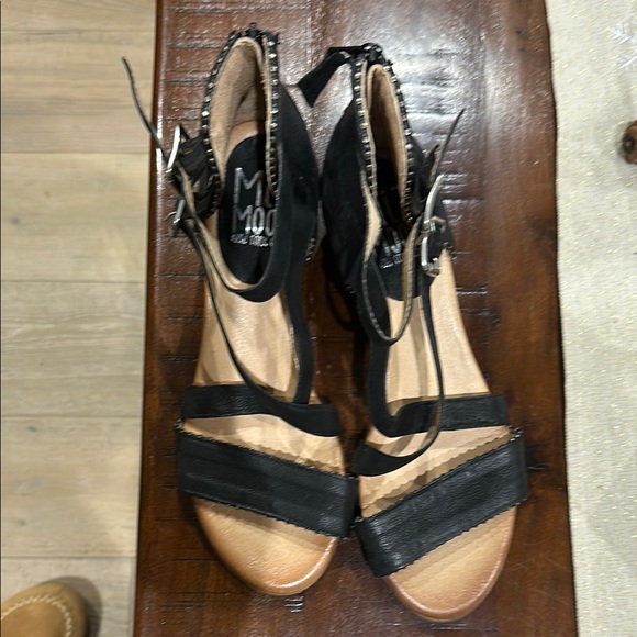 Miz Mooz Black Sandals - Picture 2 of 11